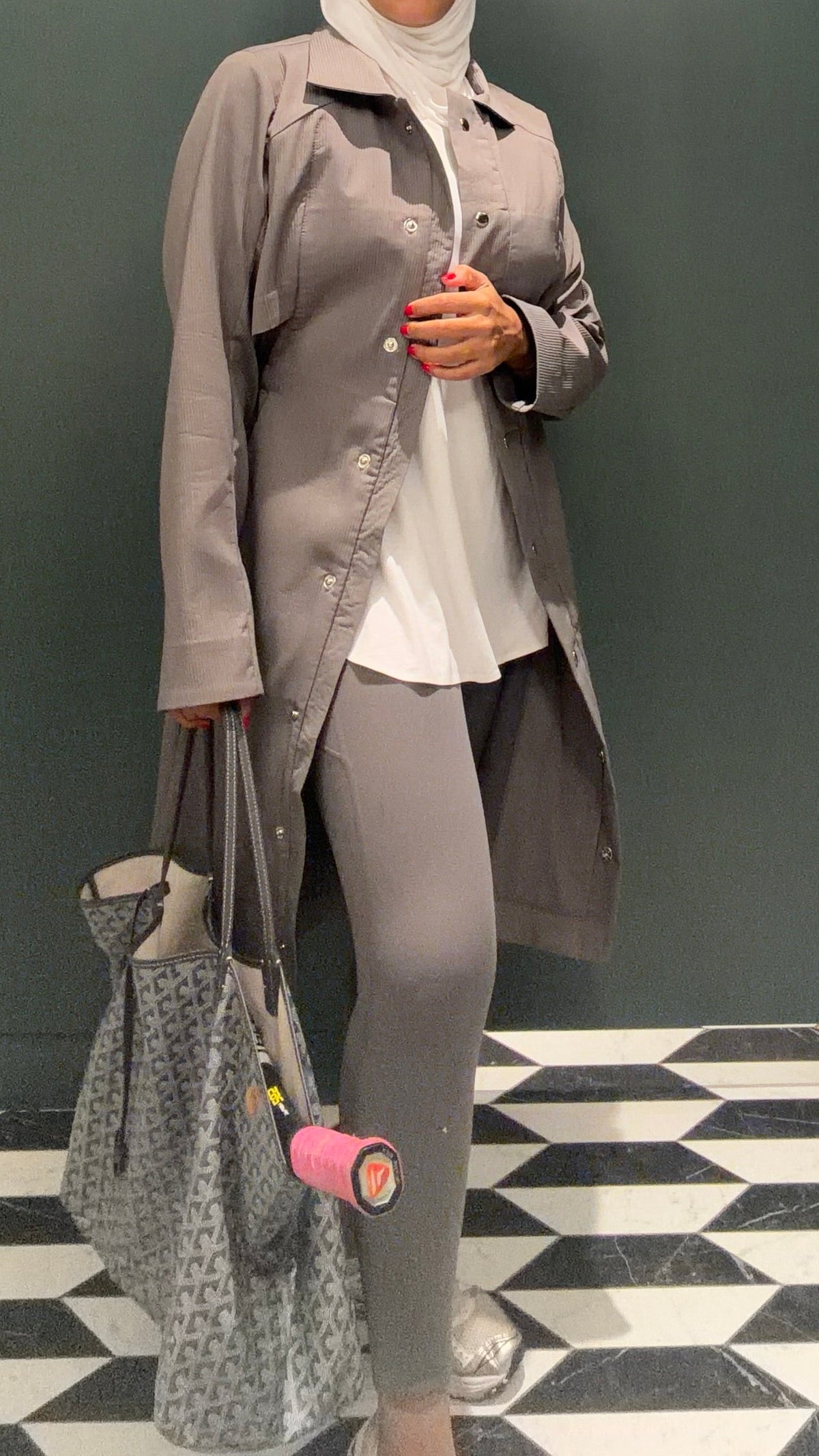 aura and arc in grey
