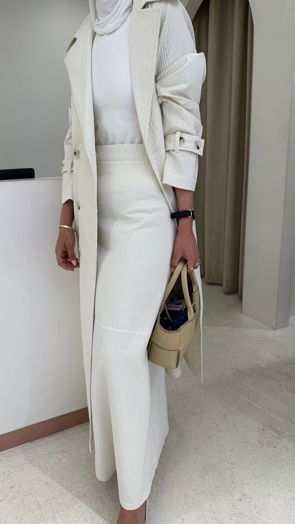 The summer set in off white